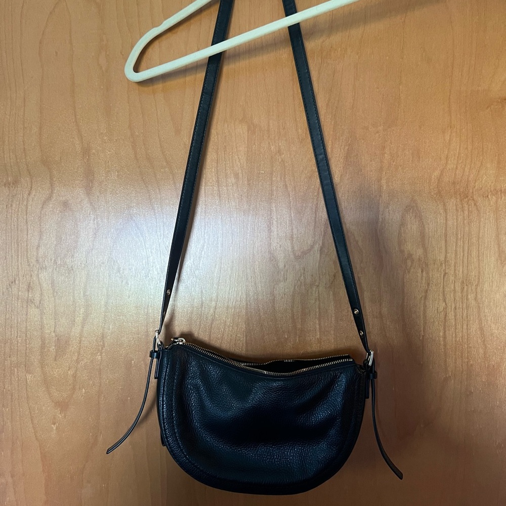 Michael Kors Black Leather Shoulder Bag with Gold Hardware - Picture 7 of 9
